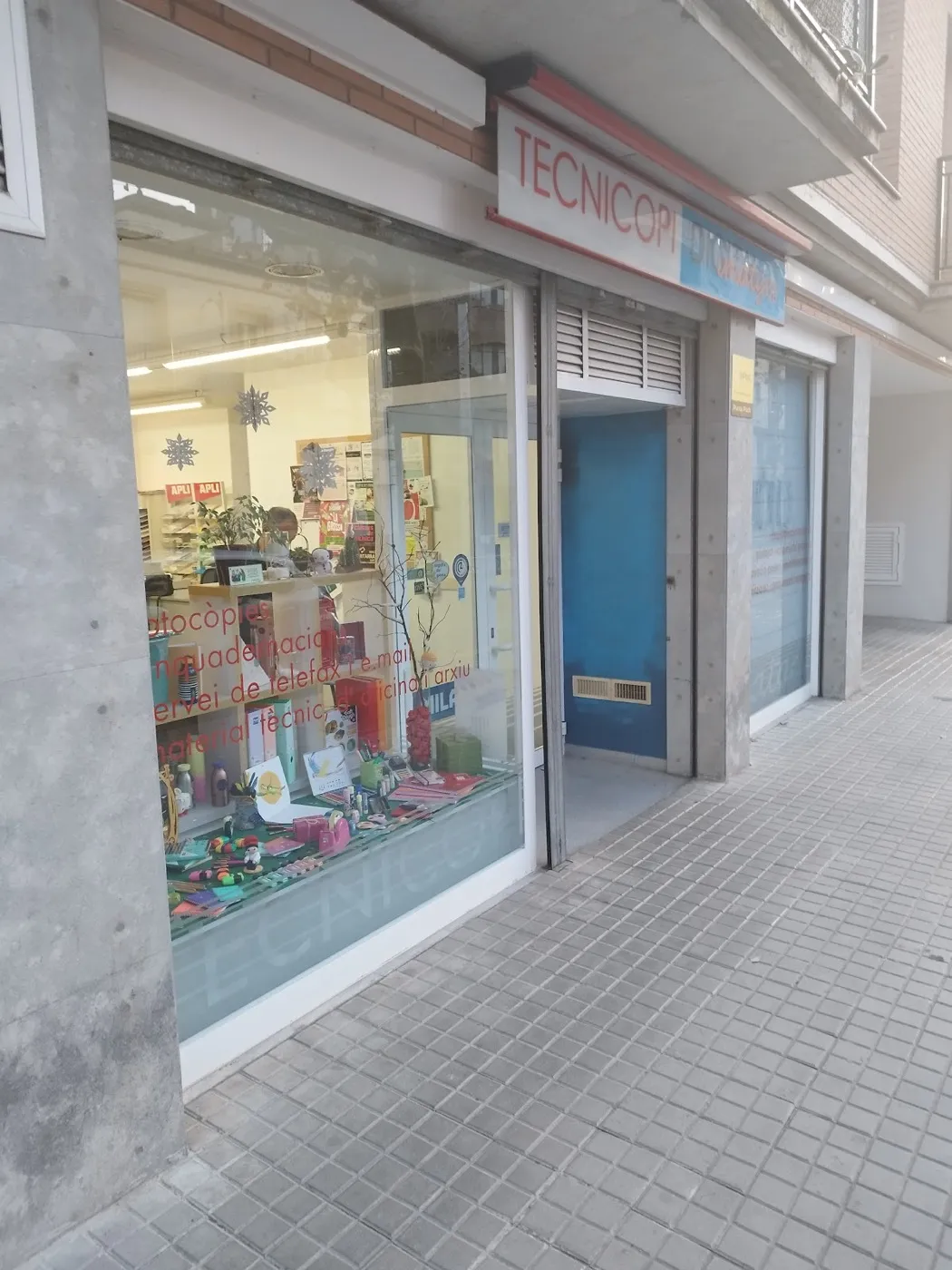 Façana de Tecnicopi al Passeig de la Indústria, 39, a Banyoles